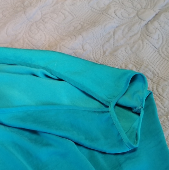 By & By boutique Butterfly style top - Picture 4 of 6